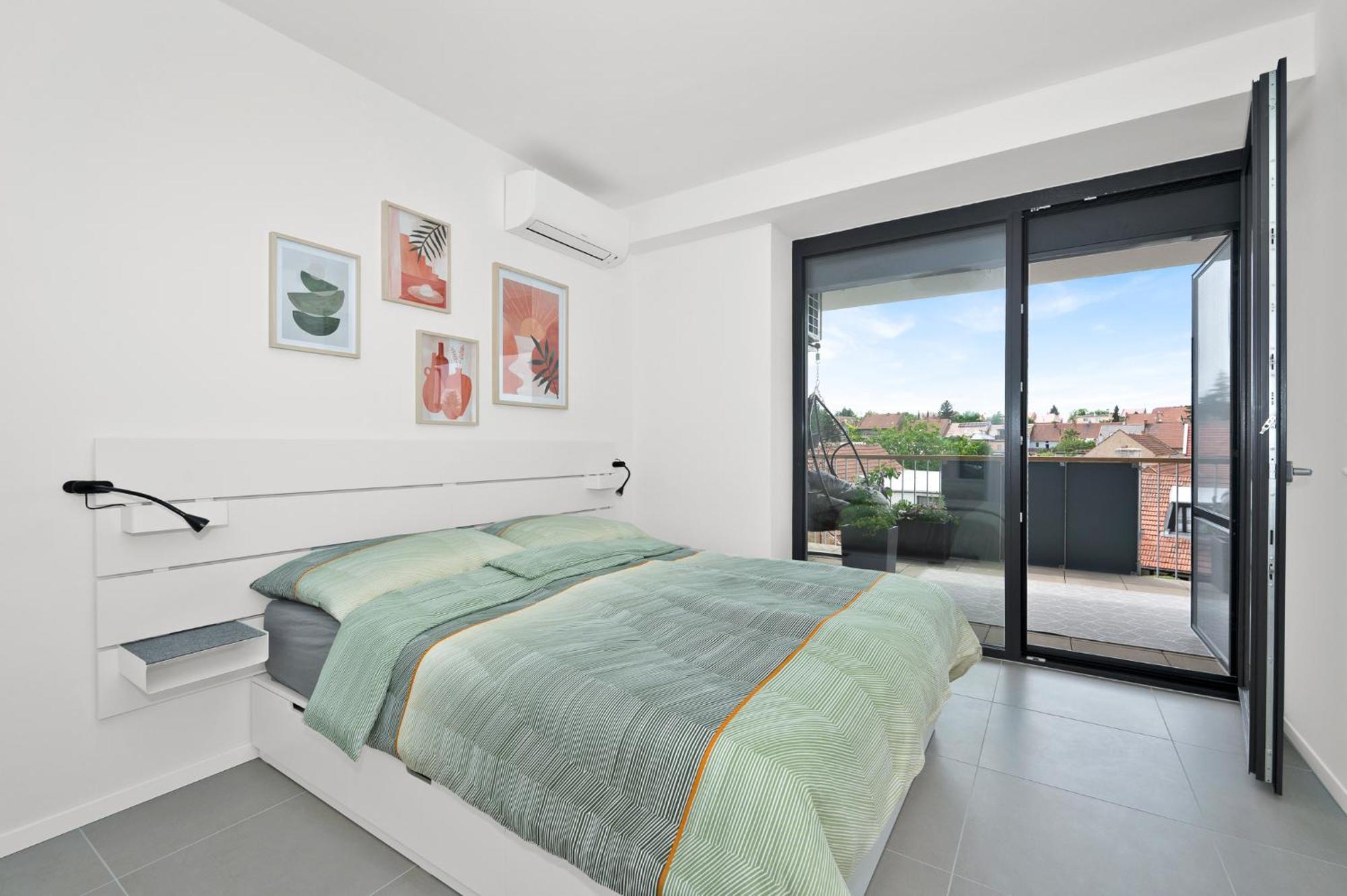 Fully Equipped Apartments With Terraces, Free Garage Parking, Netflix & Ac - By Apartmany Slapanice Cz Esterno foto