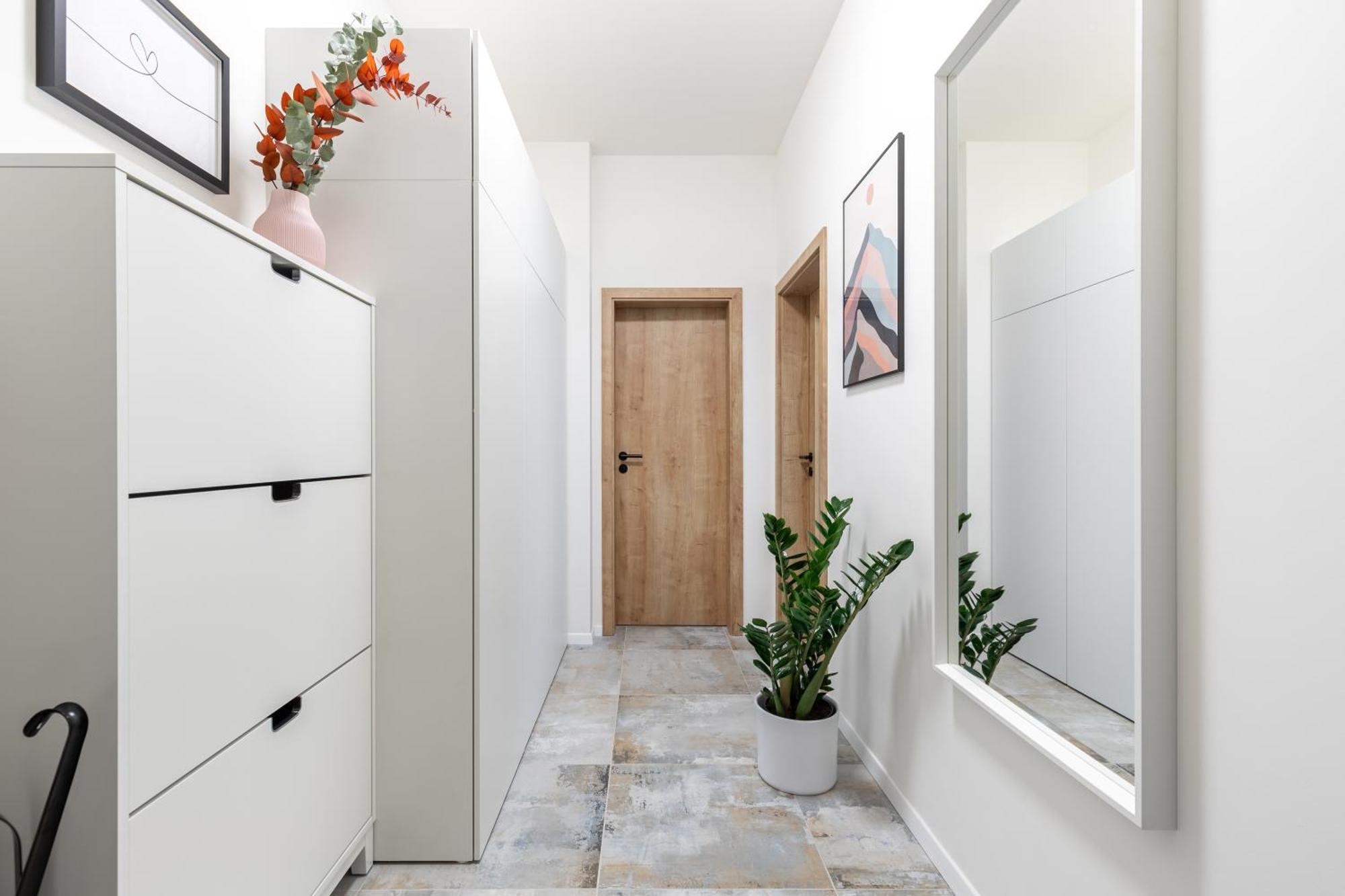 Fully Equipped Apartments With Terraces, Free Garage Parking, Netflix & Ac - By Apartmany Slapanice Cz Esterno foto