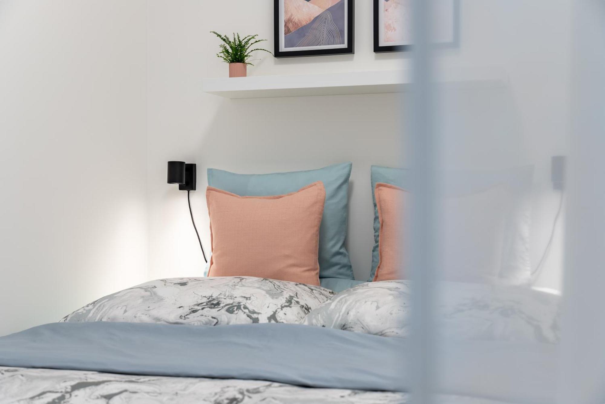 Fully Equipped Apartments With Terraces, Free Garage Parking, Netflix & Ac - By Apartmany Slapanice Cz Esterno foto