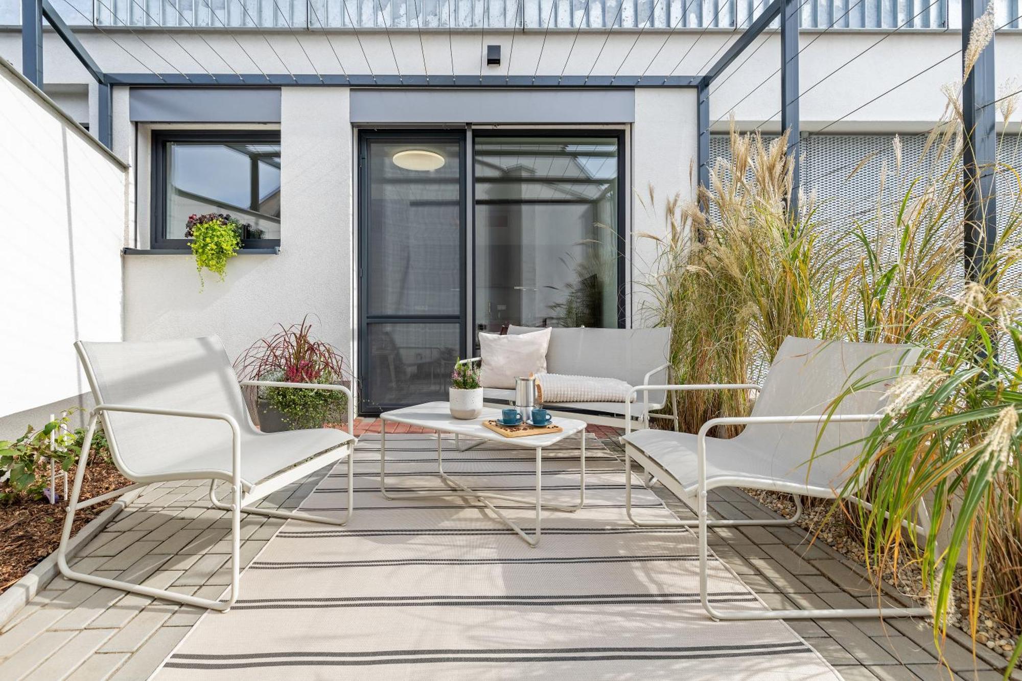 Fully Equipped Apartments With Terraces, Free Garage Parking, Netflix & Ac - By Apartmany Slapanice Cz Esterno foto