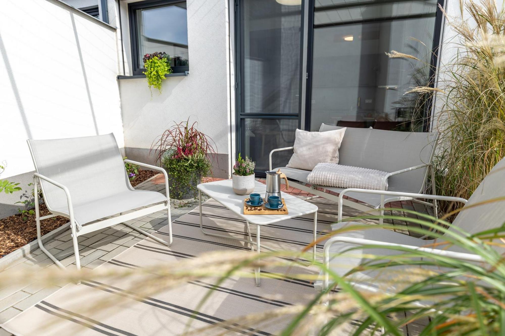 Fully Equipped Apartments With Terraces, Free Garage Parking, Netflix & Ac - By Apartmany Slapanice Cz Esterno foto